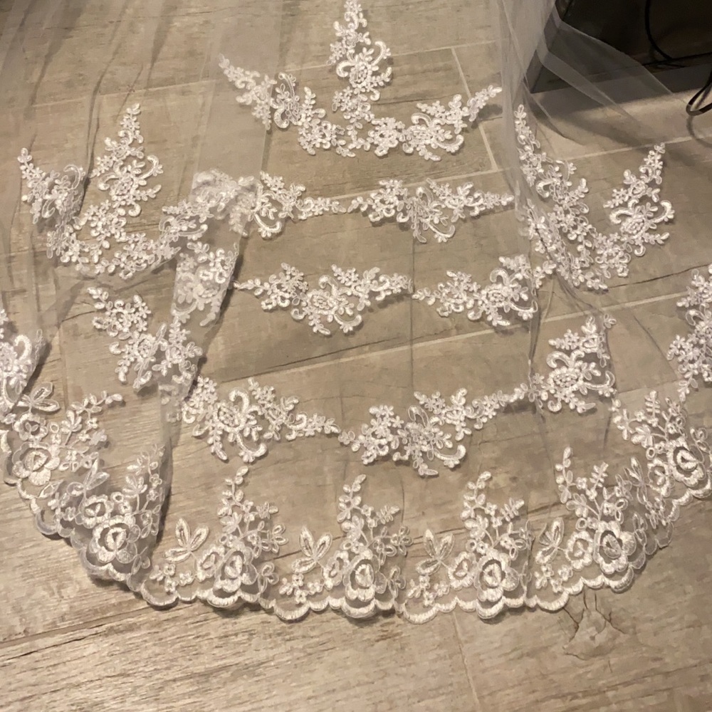 White wedding veil 110 in long